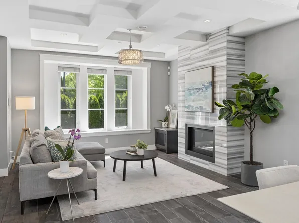 3233 Grant St, Vancouver, BC V5K 3J1