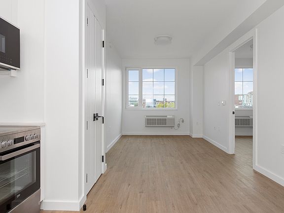 4th image of 101 Bruckner Blvd #6F