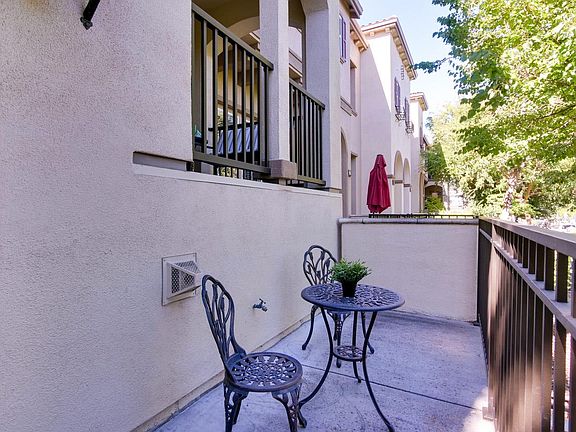 3rd image of 2194 Santoro Ln