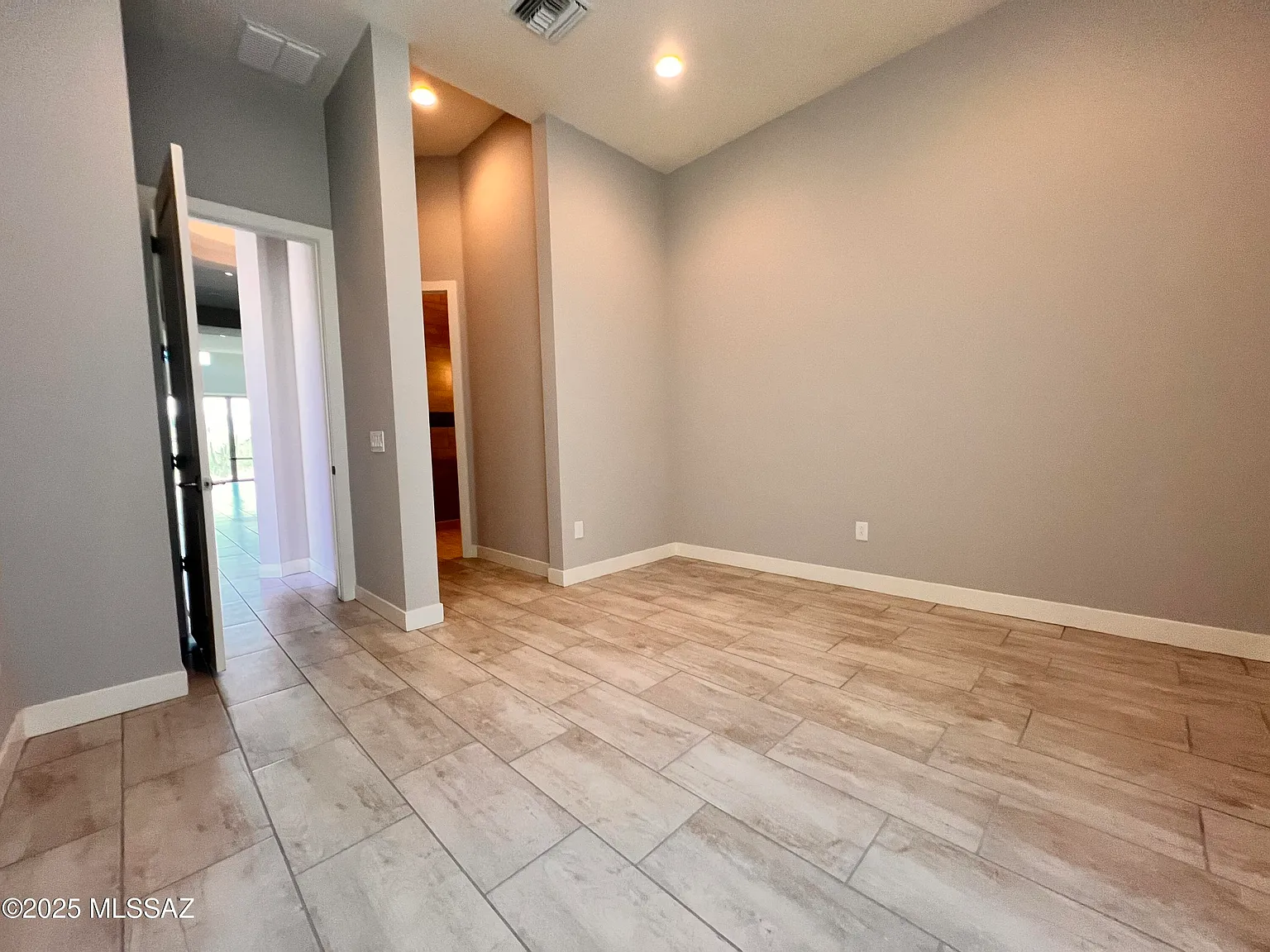 3 bed, 3.5 bath, 2751 sqft, $4,310 — Photo 4