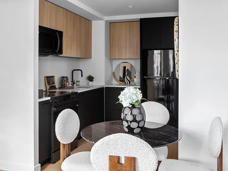 11 Ocean Pkwy #331 — Photo 4