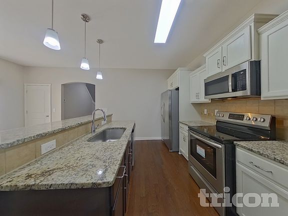5th image of 930 Corvus Ct