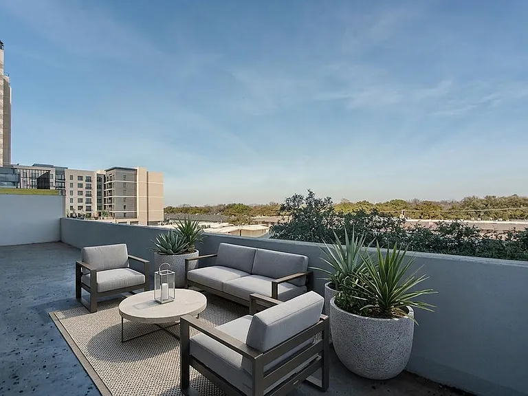 6335 W Northwest Hwy #411 — Photo 26