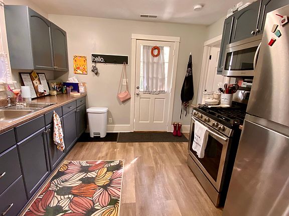2nd image of 812 Wealthy St SE #3