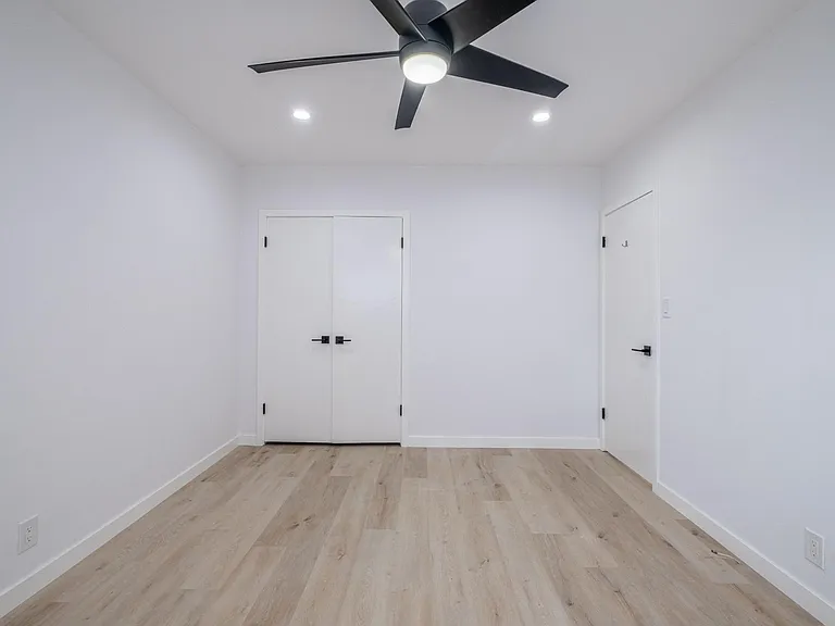 608 Illinois Ct #3 — Photo 21