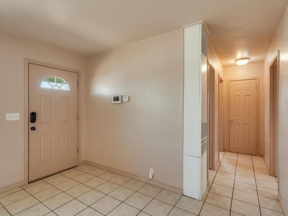 4th image of 1614 Central Fwy