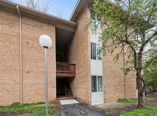 5809 Oakwood Dr APT C, Lisle, IL 60532