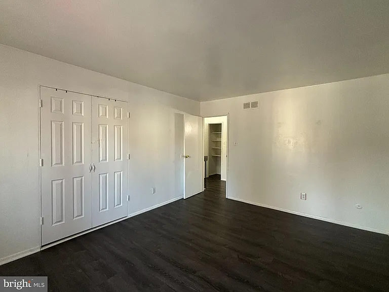 2404 Bayberry Ct — Photo 15
