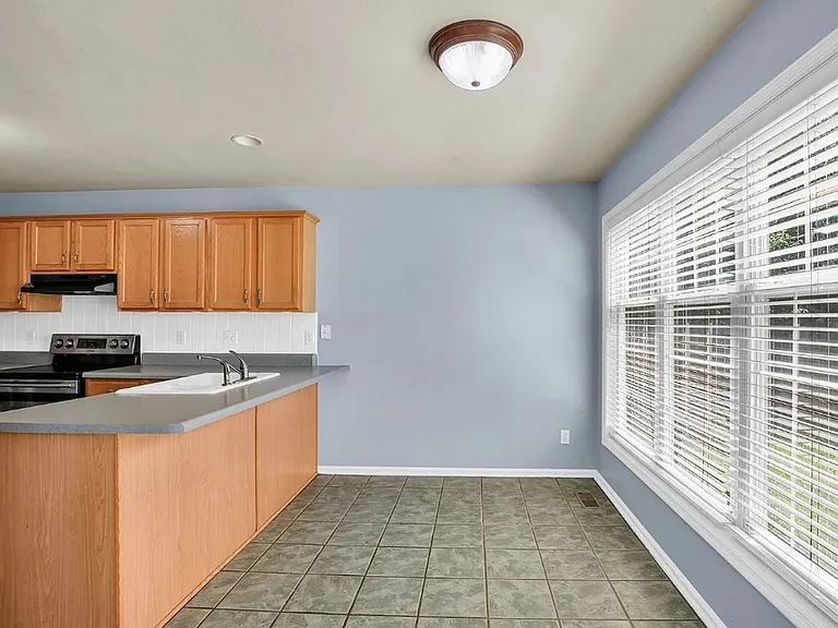 709 Indigo Dr — Photo 10