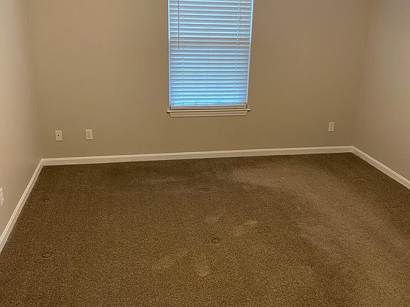 5th image of 466 Eversman Dr #466