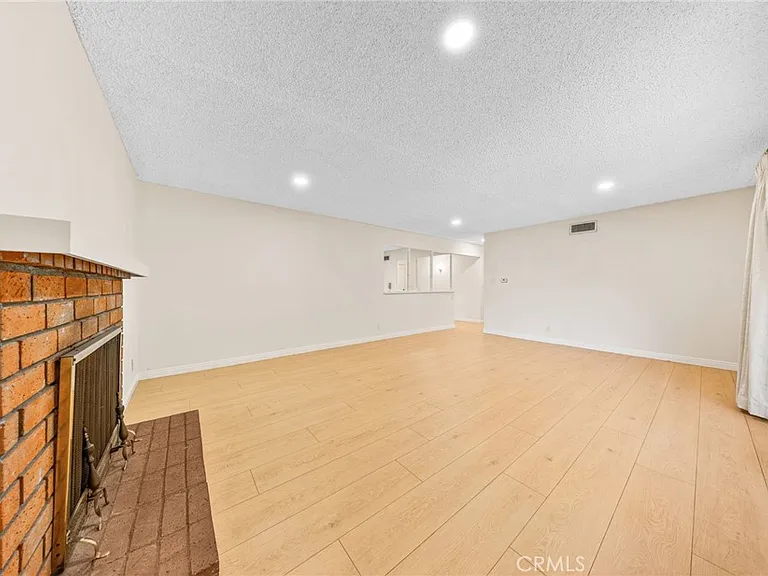 612 N Maryport Ave — Photo 9