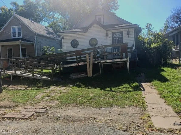 1178 Welsh Ave, Akron, OH 44314