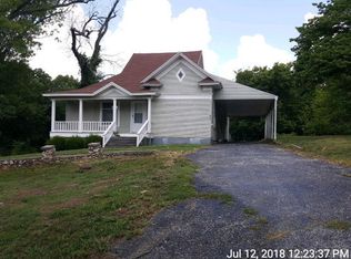 304 College St, Crane, MO 65633