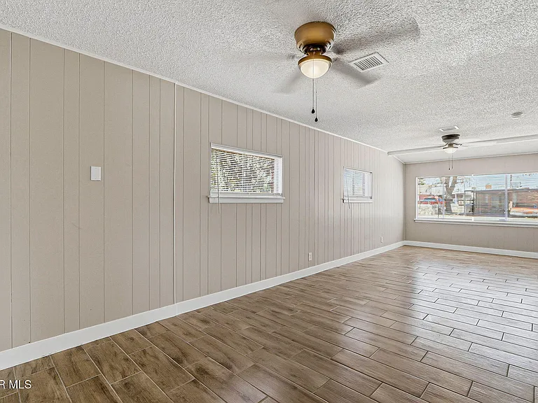5704 Sage Ct — Photo 16