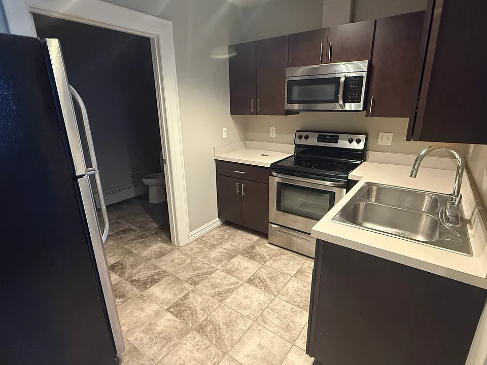 32 Johnson Park #606
