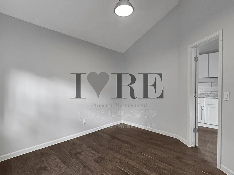 1555 Myrtle Ave — Photo 16