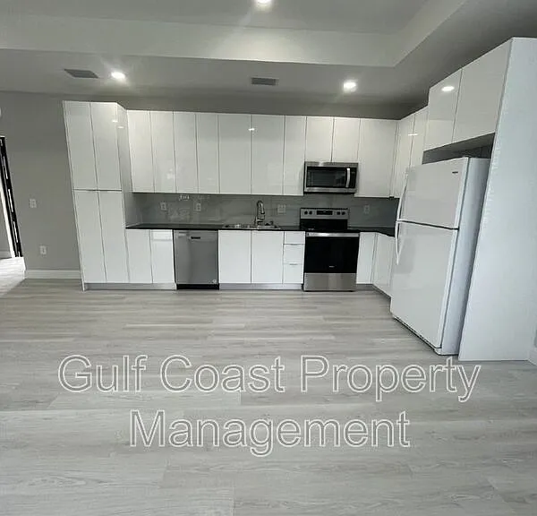 662 Windermere Dr — Photo 4