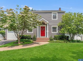 216 Manchester Rd, River Edge, NJ 07661