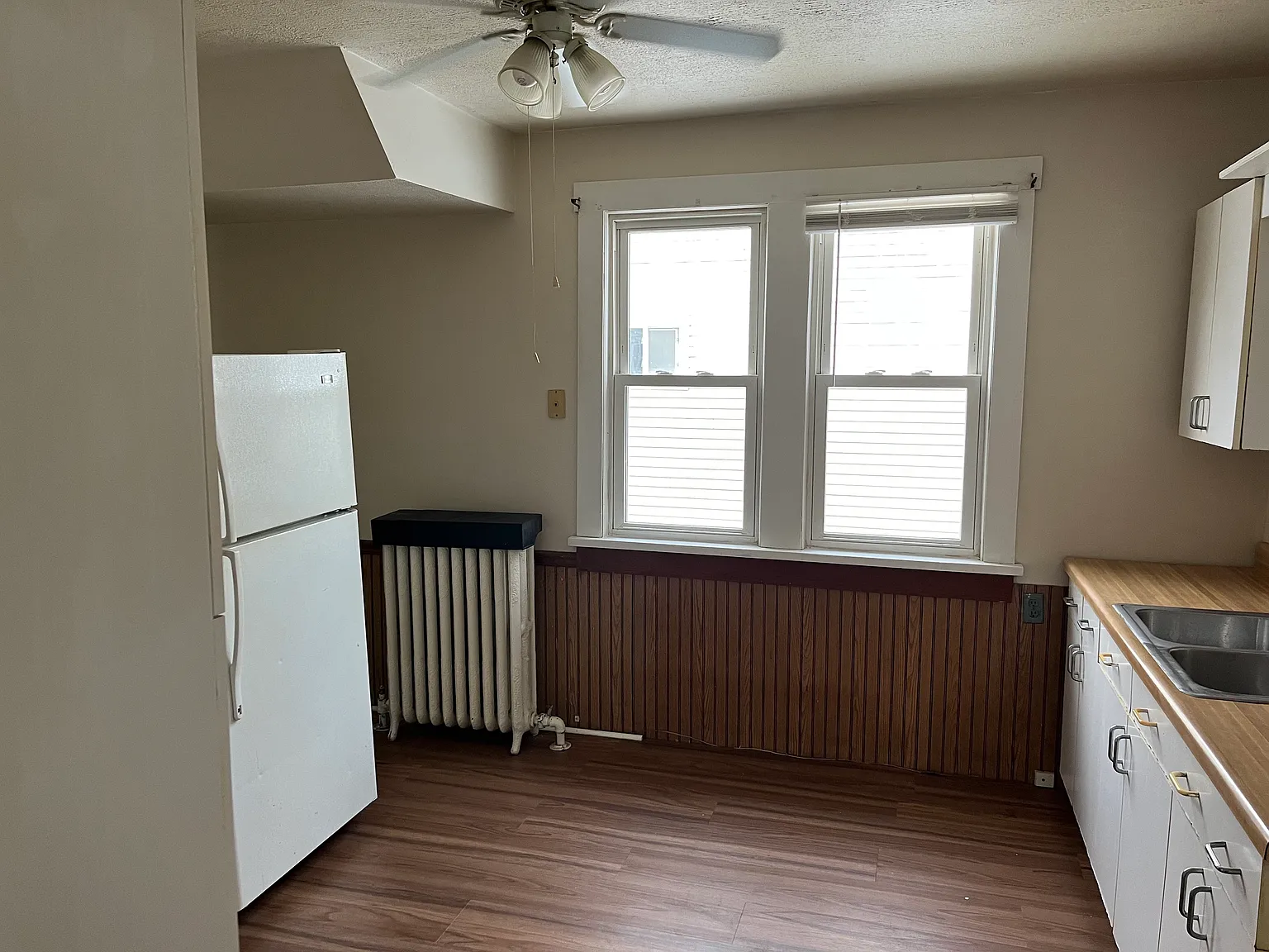 3 bed, $1,250 — Photo 2