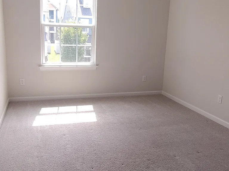 1030 Oglethorpe Dr — Photo 15