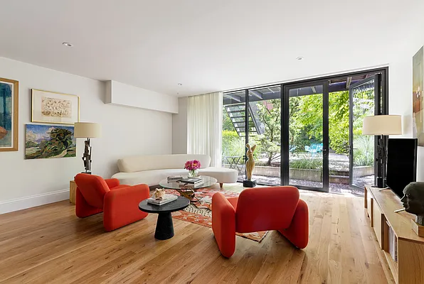 Sold by Compass | media 25