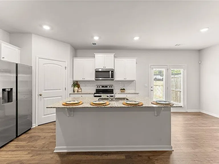 300 Stoneybrook Dr — Photo 13