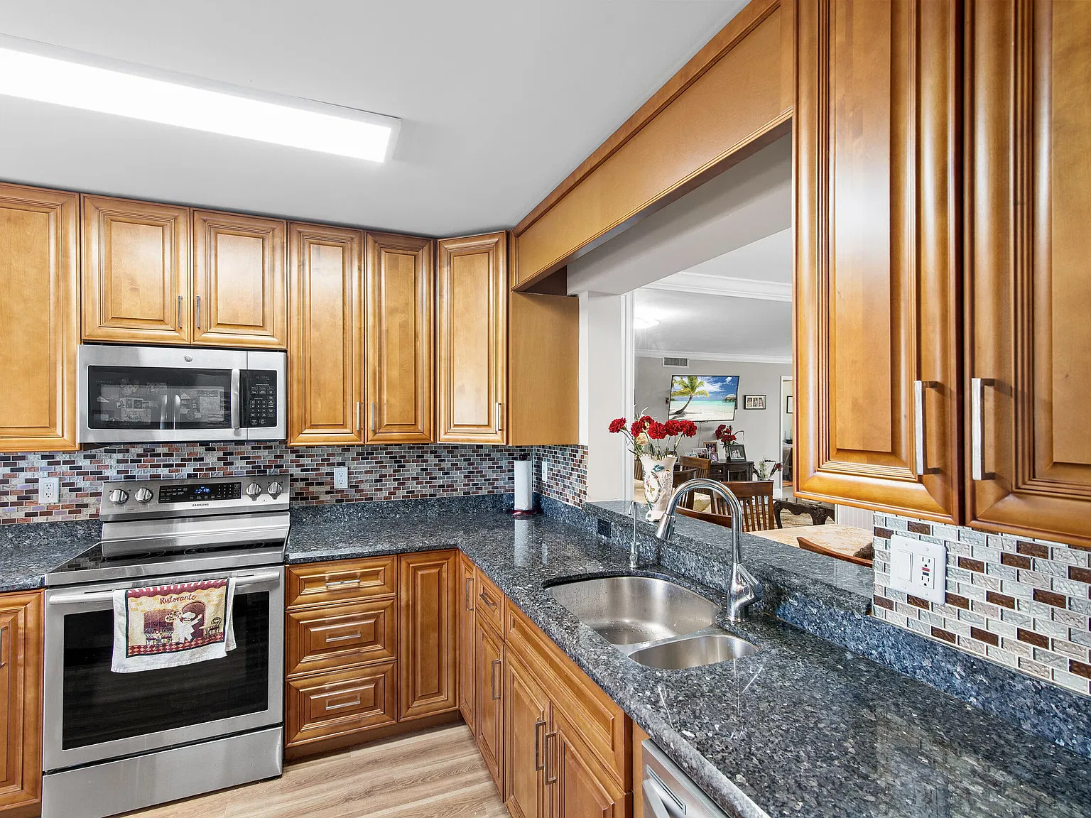 2 bed, 2.0 bath, 1362 sqft, $2,500 — Photo 3