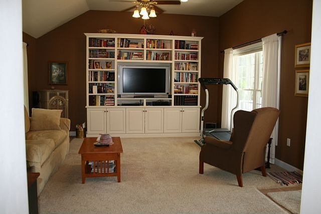 1st image of 31 Winwood Dr