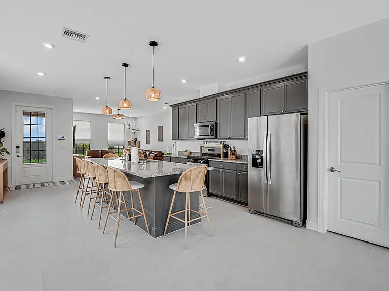 930 SW Prairie Ave — Photo 69