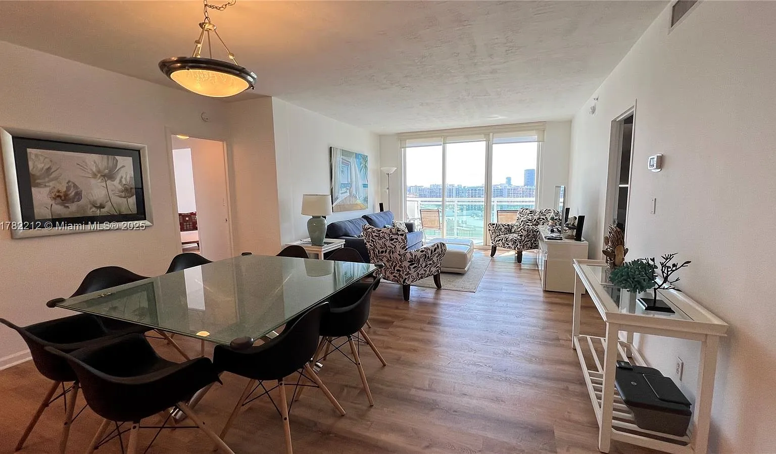 2 bed, 1186 sqft, $3,100 — Photo 3