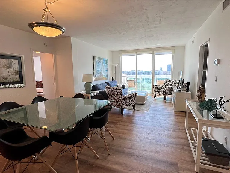 3001 S Ocean Dr — Photo 3