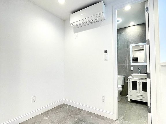 3rd image of 1736 E 4th St #1C