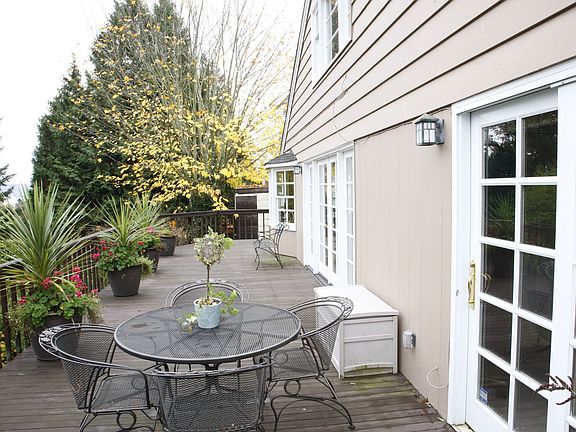 Rear deck