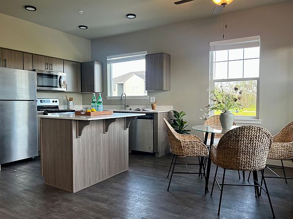 3rd image of 225 Timber Ridge St SE #286