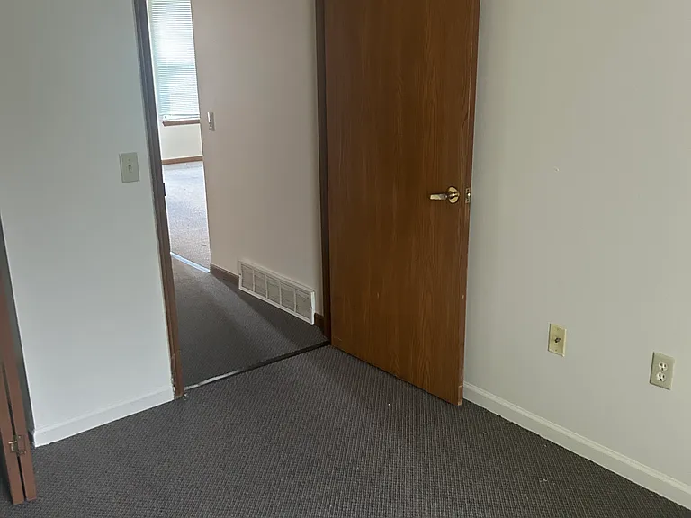 2066 Bradley Ct #F — Photo 10