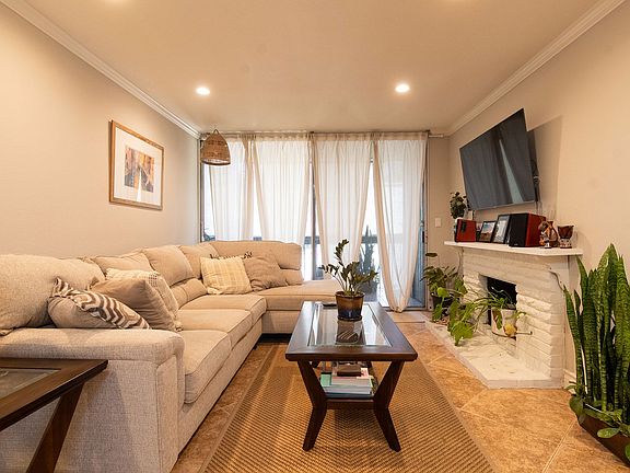 4th image of 12113 Beverly Blvd Unit M