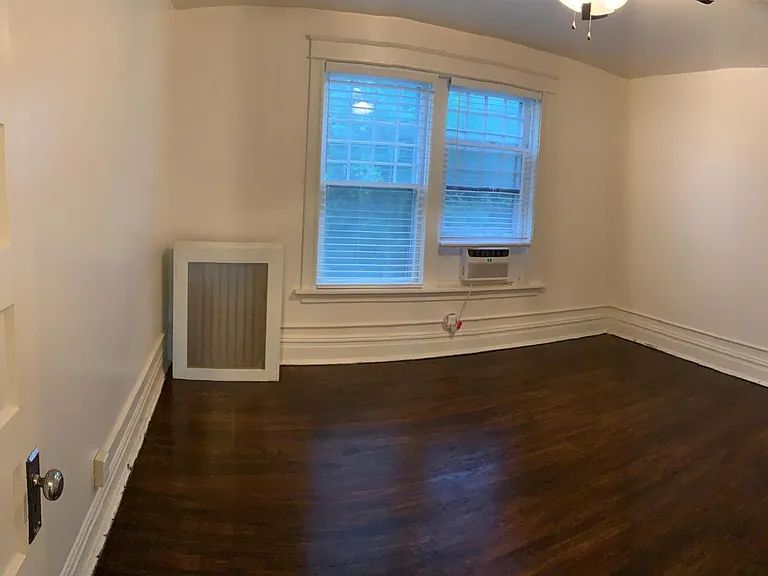 5812 Degiverville Ave — Photo 9