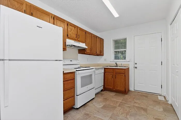 93 Sunderland Rd SW — Photo 10