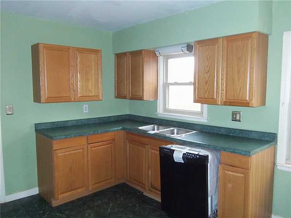 2nd image of 31 N Park Dr