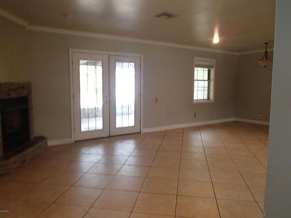 3rd image of 1430 W Ash Ave