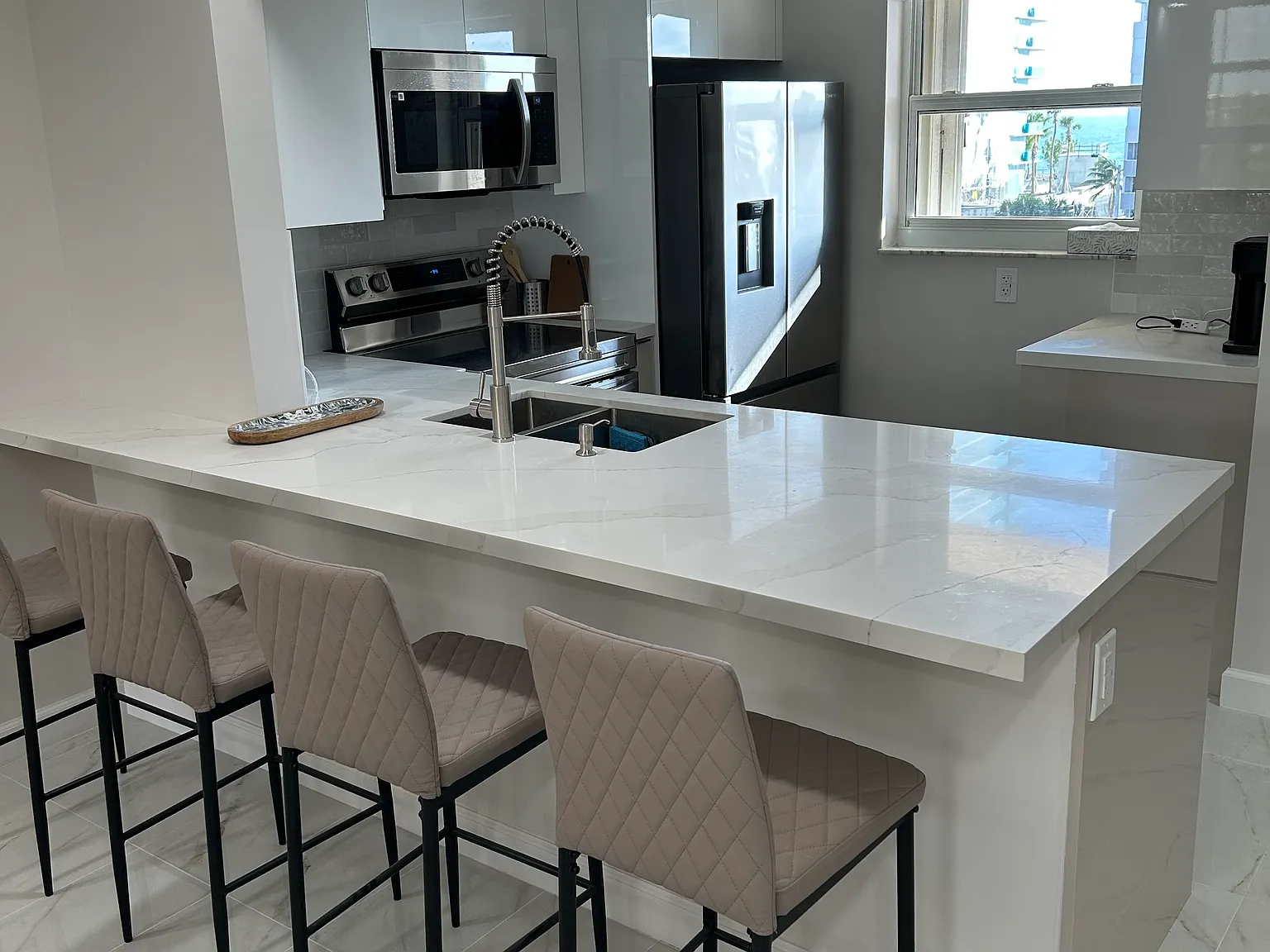 1 bed, 1.5 bath, 648 sqft, $3,000 — Photo 3