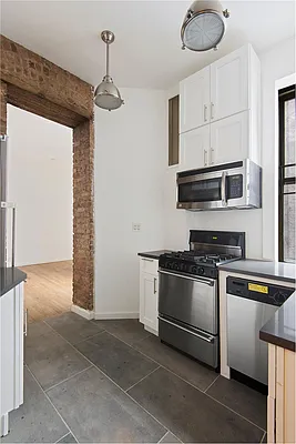 Rented by Weinstein Realty Group | media 36