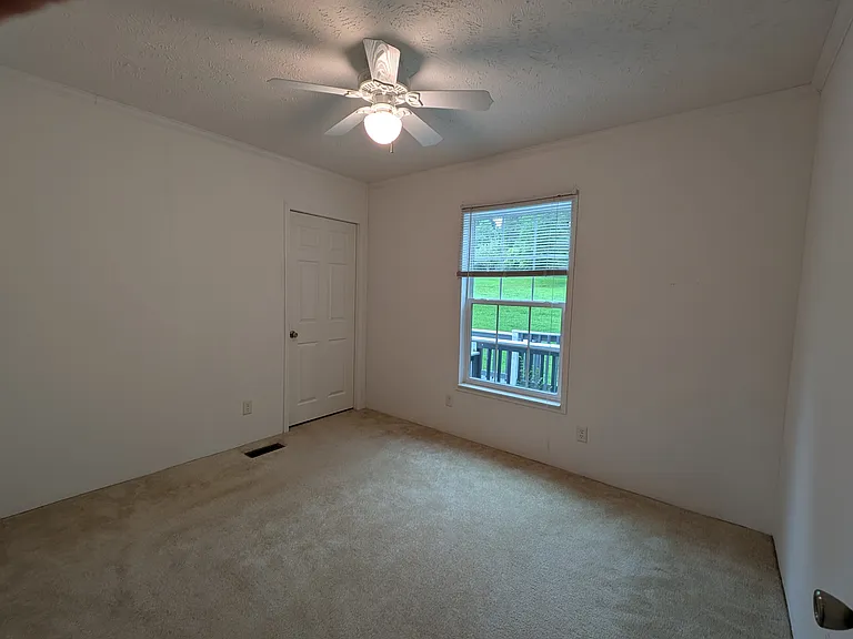 370 Evans Rd — Photo 9