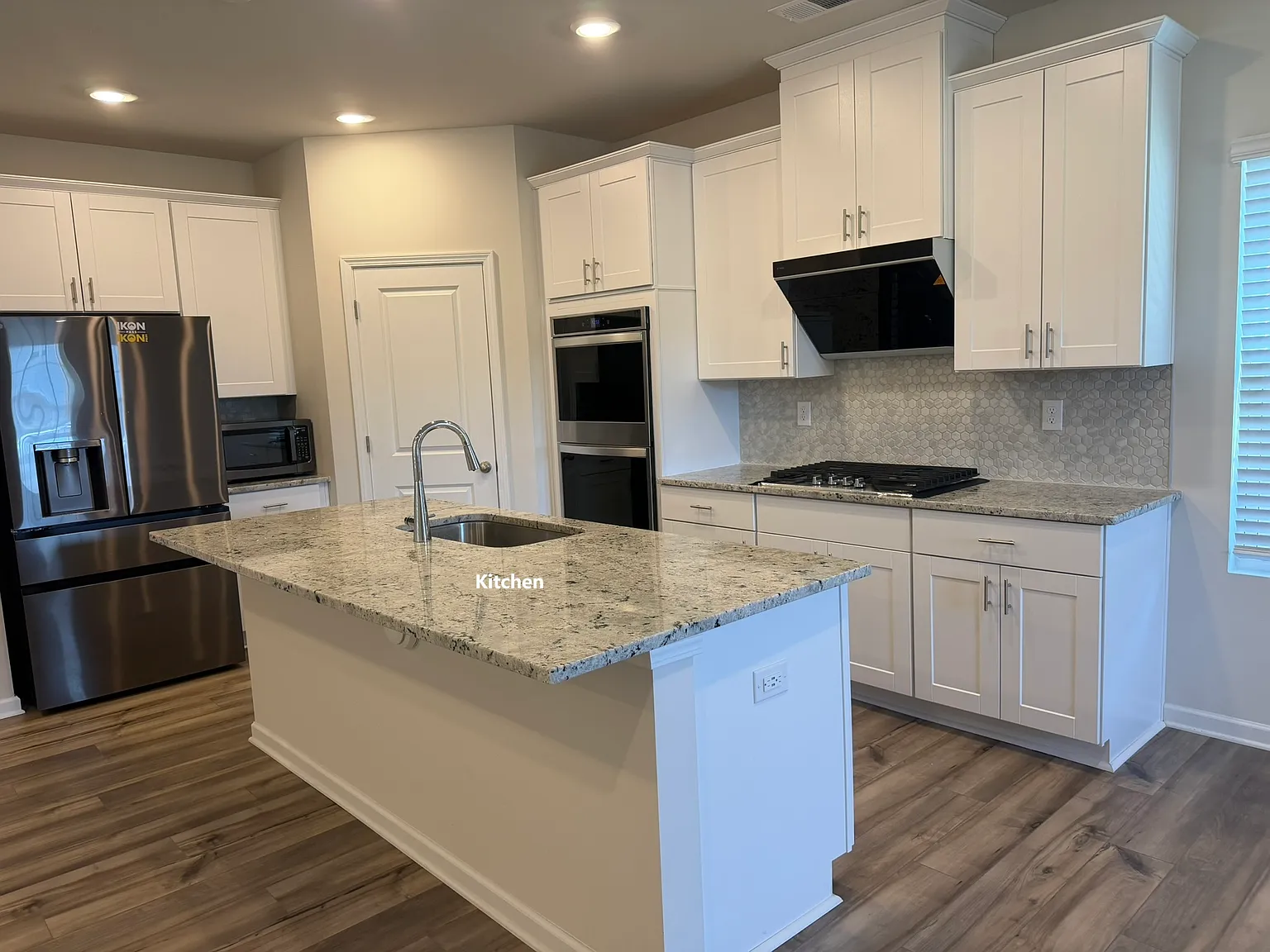 3 bed, 2.5 bath, 1920 sqft, $2,500 — Photo 3