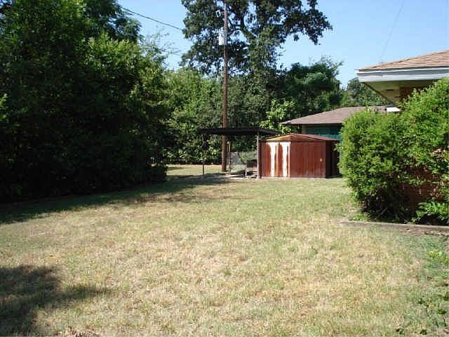2nd image of 4921 Troy Ct