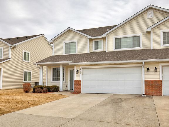 3rd image of 783 SE Willow Brook Dr