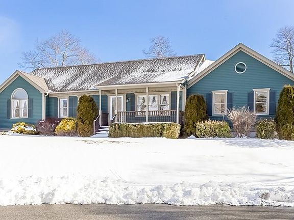 3rd image of 2 Dover Cir