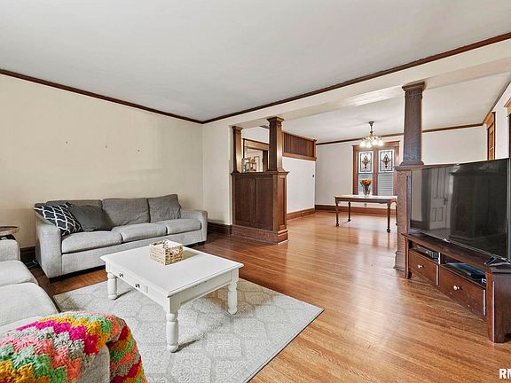 5th image of 1931 Farnam St