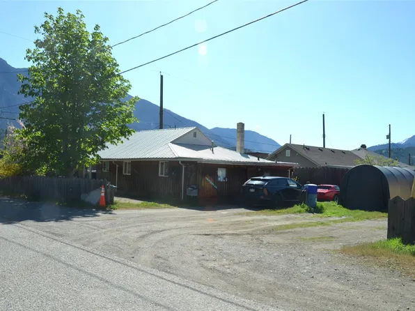 1207 Russell St, Lillooet, BC V0K 1V0