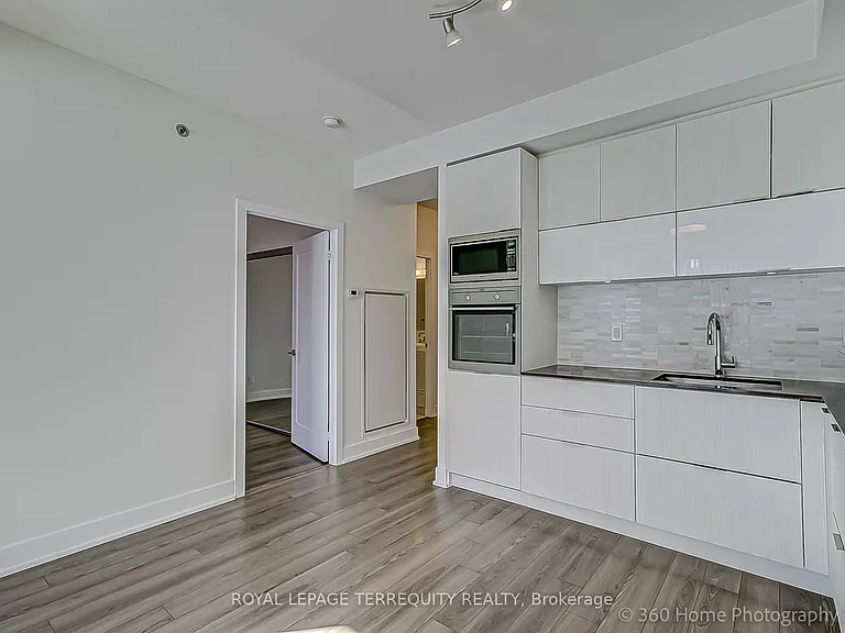 318 Richmond St W #1207 — Photo 5